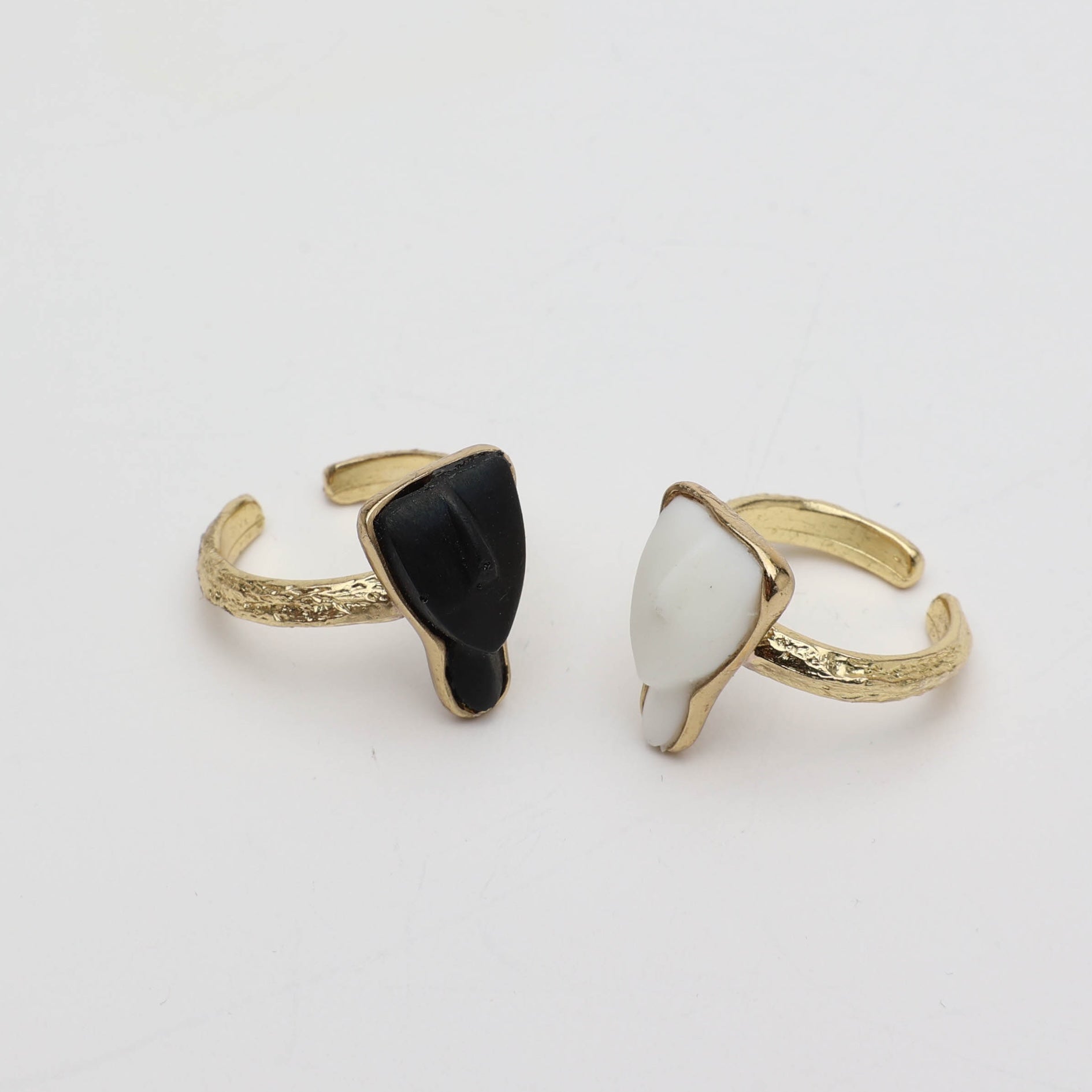 Visage Small Ring