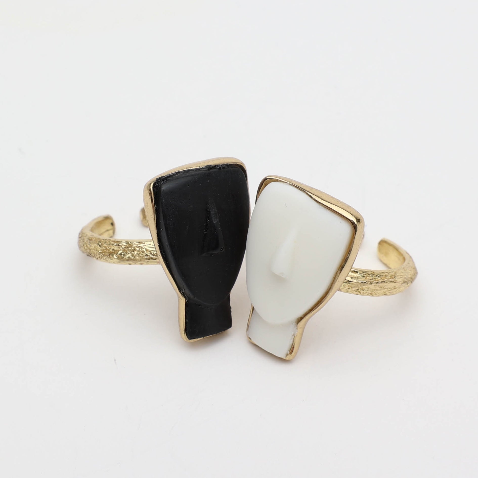 Visage Ring