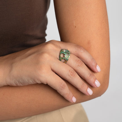 Gloomy Shiny Ring