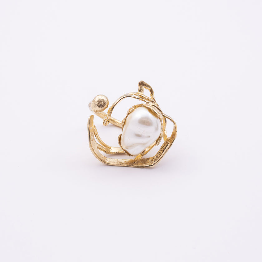 Open-back brass ring with sculptural pearl nest design, product shot, Bubblegum