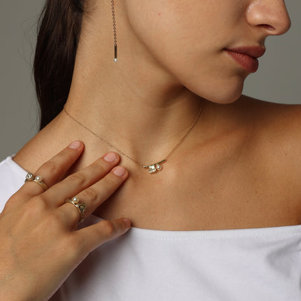 Gleam Necklace