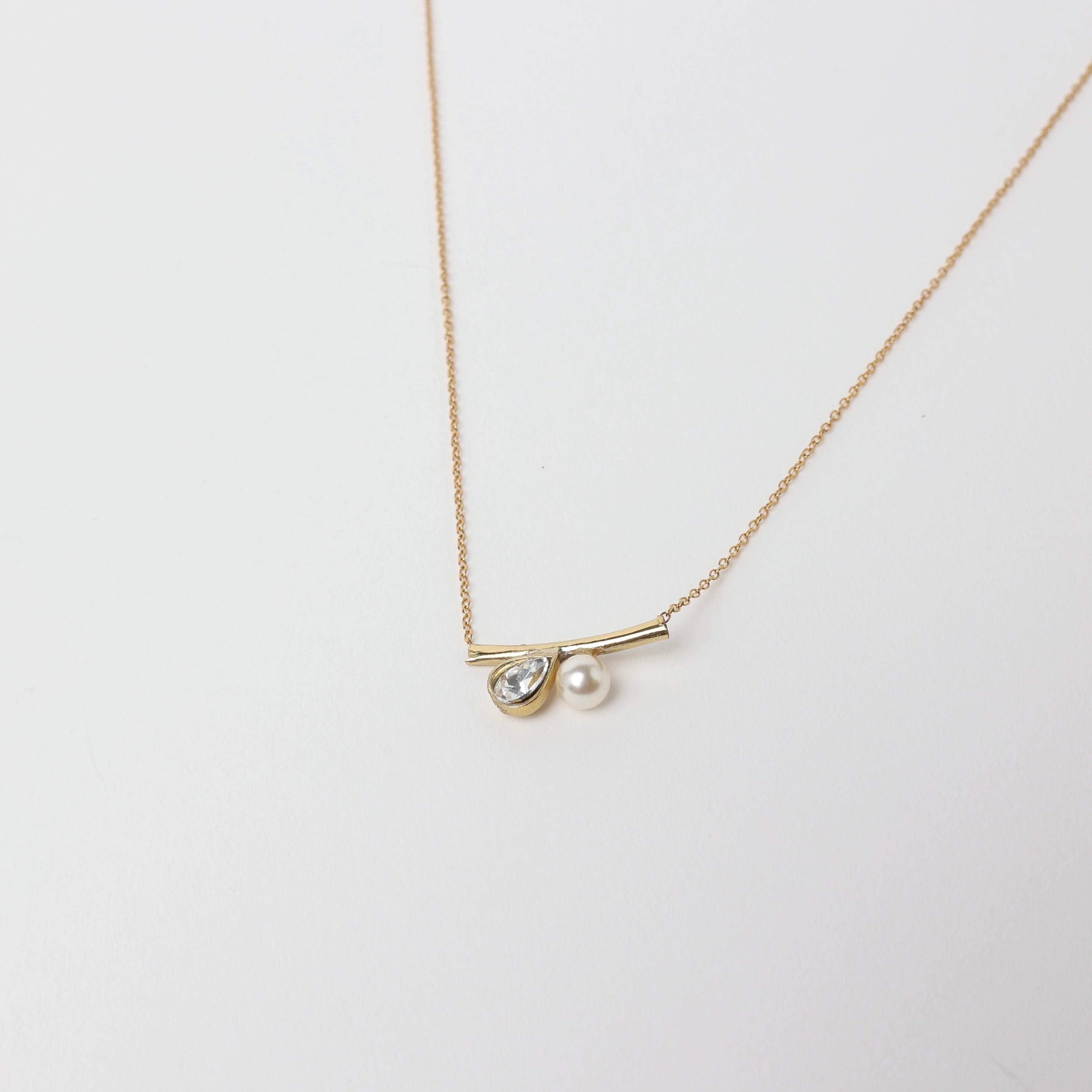 Gleam Necklace