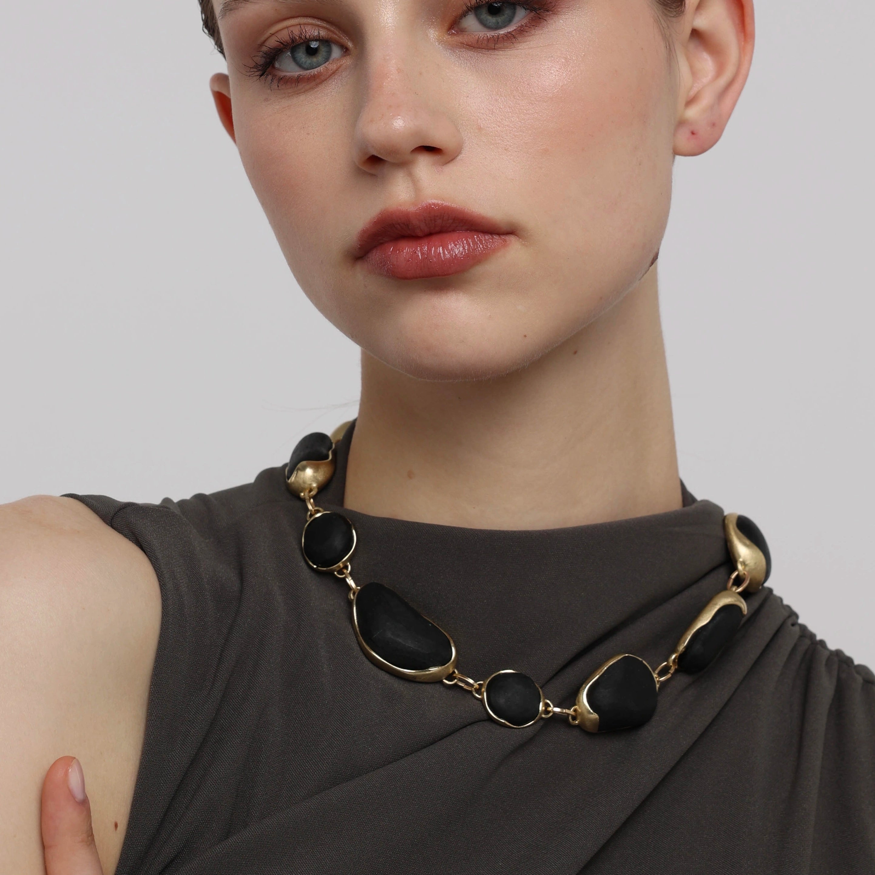 Stoneveil Necklace