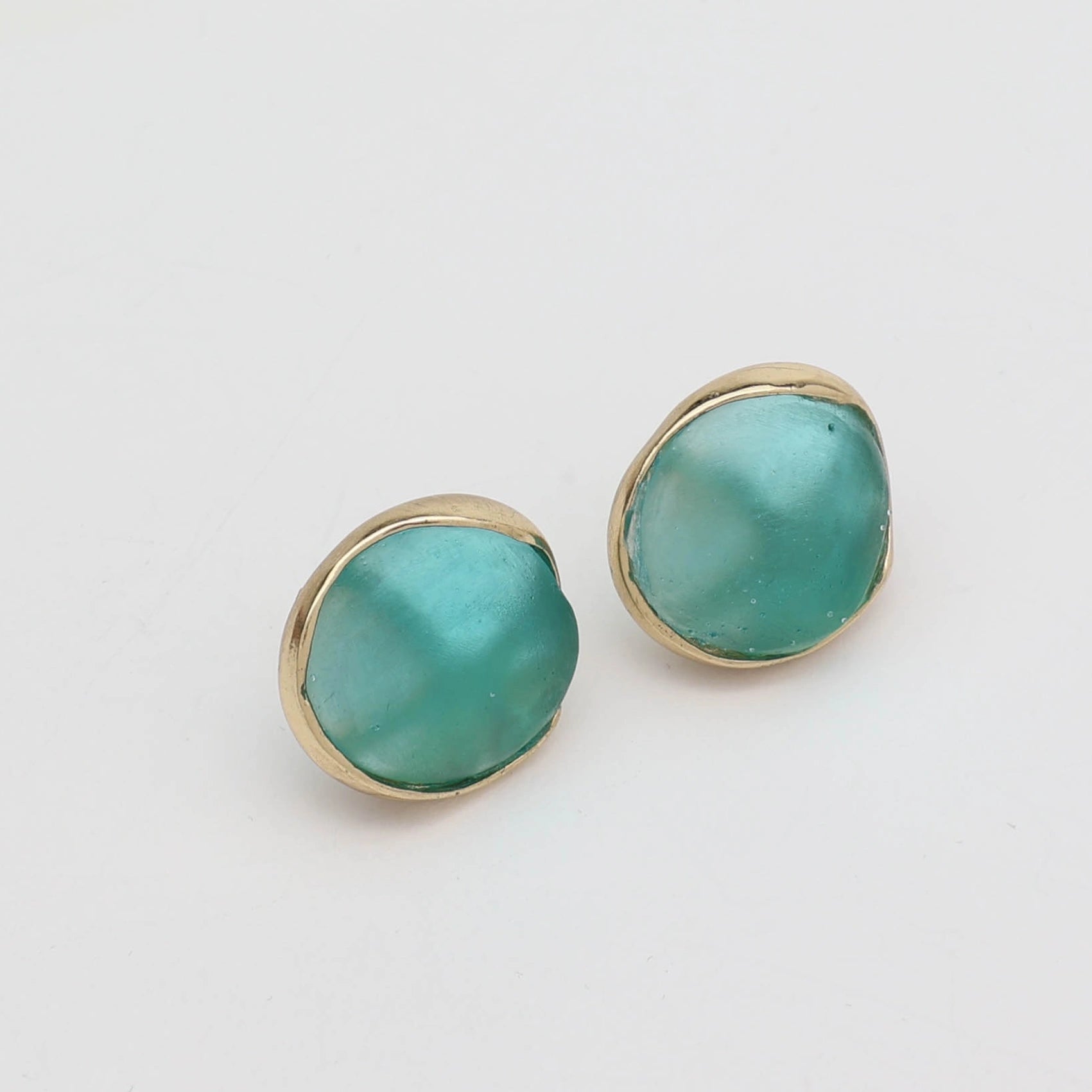 Stonekiss Button Earrings